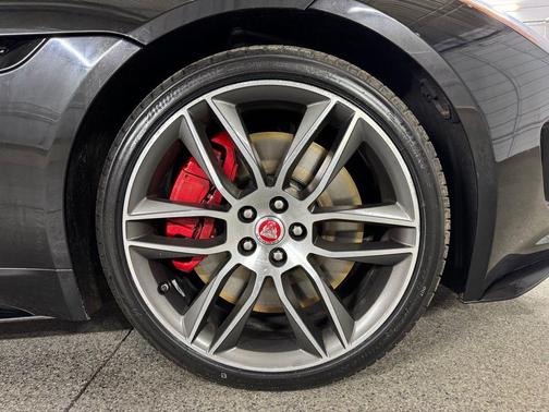 2017 Jaguar F-TYPE R