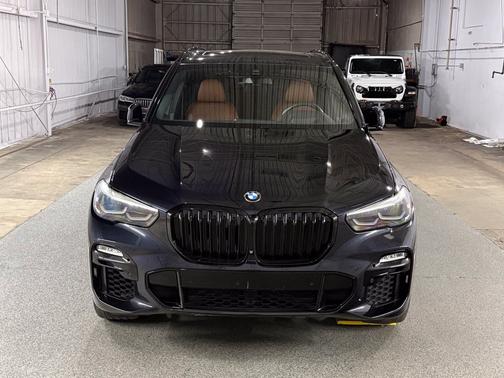 Carbon Black Metallic 2021 BMW X5 M50i