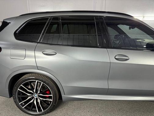 Frozen Pure Grey Metallic 2024 BMW X5 M60i