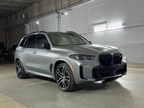 Frozen Pure Grey Metallic 2024 BMW X5 M60i