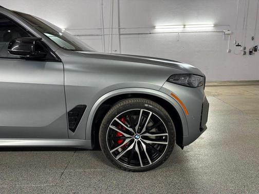 Frozen Pure Grey Metallic 2024 BMW X5 M60i