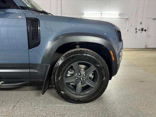 2022 Land Rover Defender 110 Standard