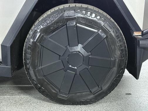 2024 Tesla Cybertruck Cyberbeast