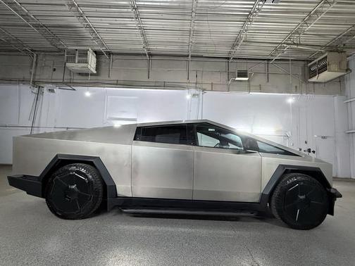 2024 Tesla Cybertruck Cyberbeast