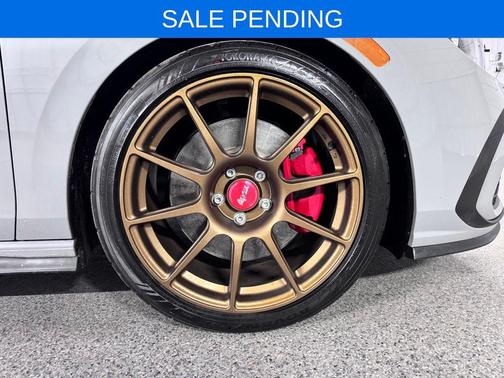 Moonstone Gray/Black Roof 2024 Volkswagen Golf GTI SE