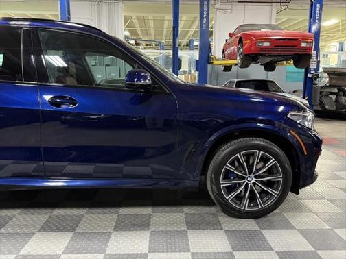 2022 BMW X5 M50i