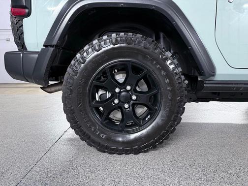 Earl Clearcoat 2023 Jeep Wrangler Willys