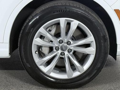 2019 Audi Q7 45 Premium