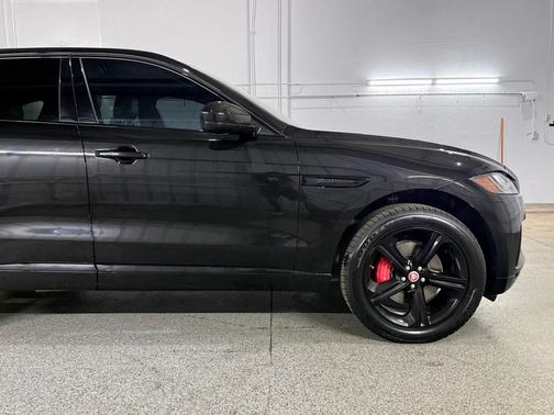 Narvik Black 2018 Jaguar F-PACE S