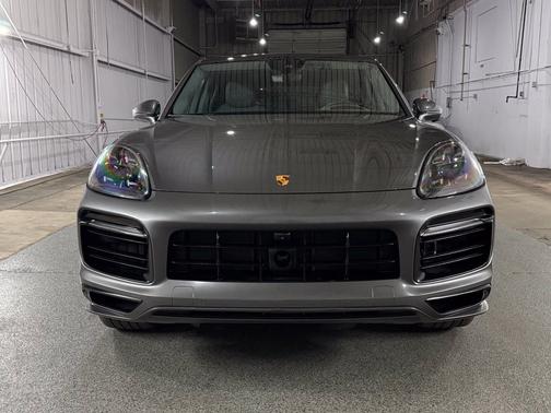 Quartzite Grey Metallic 2022 Porsche Cayenne Cayenne GTS