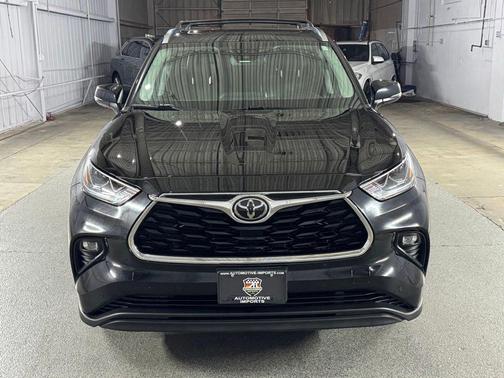 Midnight Black Metallic 2020 Toyota Highlander Limited
