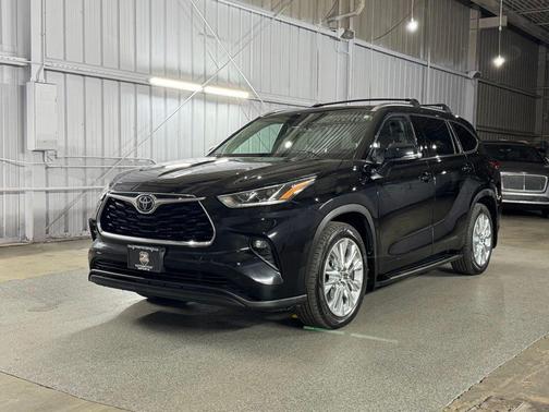 Midnight Black Metallic 2020 Toyota Highlander Limited
