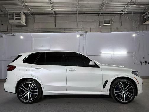 2020 BMW X5 M50i