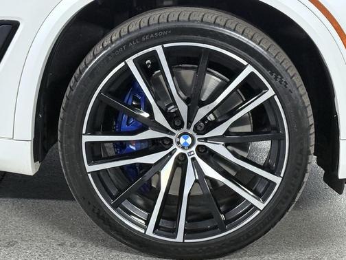 2020 BMW X5 M50i