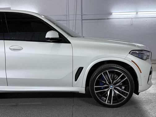 2020 BMW X5 M50i