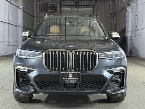 2022 BMW X7 M50i