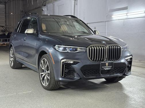 2022 BMW X7 M50i