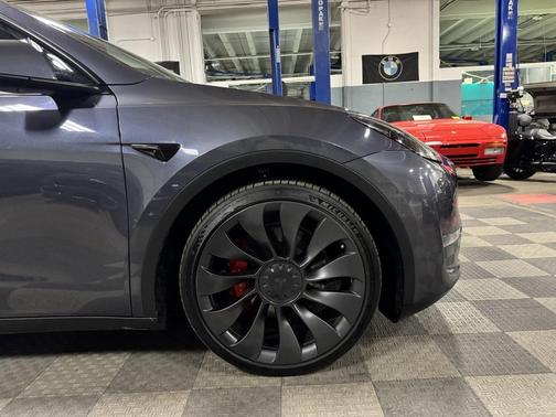 2023 Tesla Model Y Performance Dual Motor All-Wheel Drive