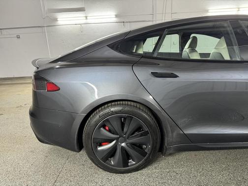2021 Tesla Model S Plaid