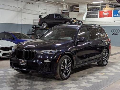2022 BMW X7 M50i