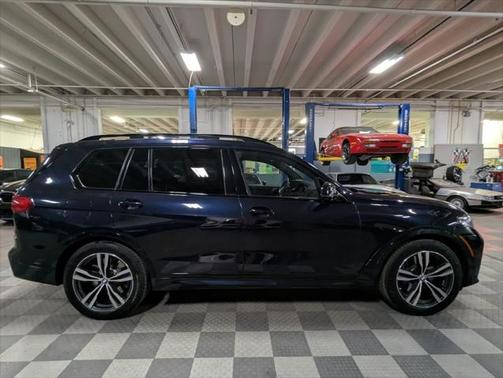 2022 BMW X7 M50i