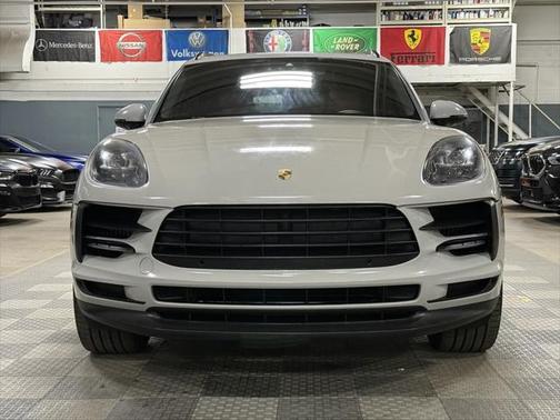 2020 Porsche Macan Base