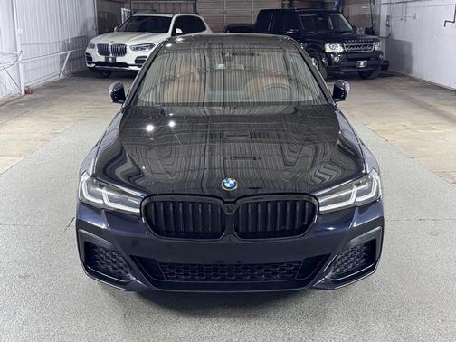 Carbon Black Metallic 2023 BMW 530 i xDrive