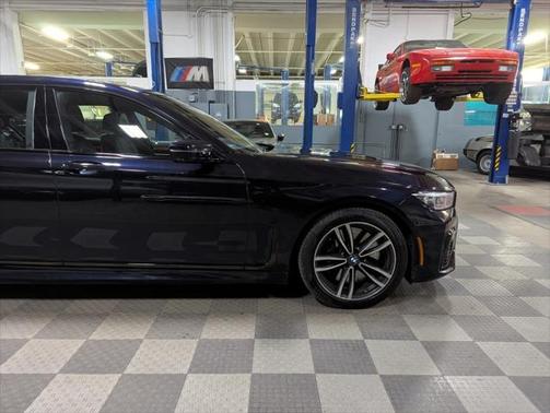 2022 BMW 750 i xDrive