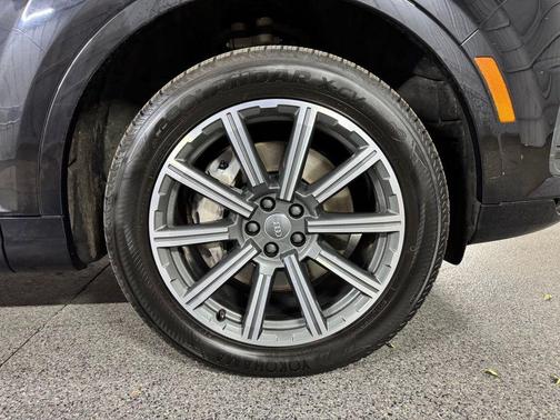 Black 2017 Audi Q7 3.0T Premium Plus