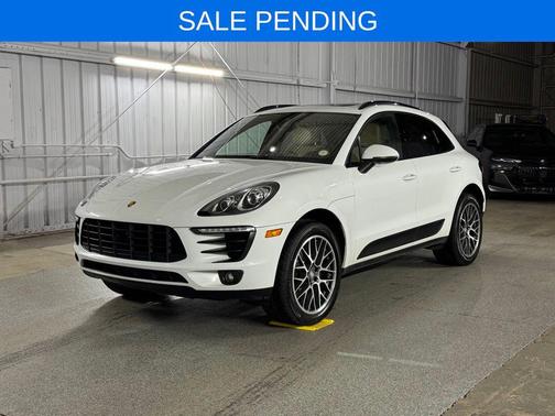 Carrara White Metallic 2018 Porsche Macan Macan