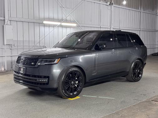 Eiger Gray Metallic 2023 Land Rover Range Rover SE
