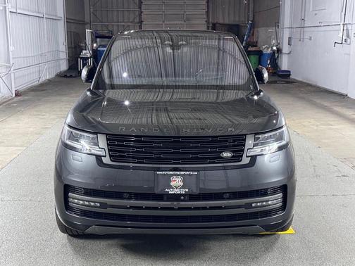 Eiger Gray Metallic 2023 Land Rover Range Rover SE