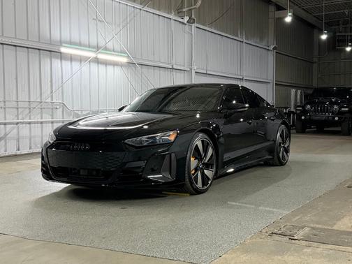Mythos Black Metallic 2022 Audi RS e-tron GT Base
