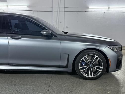 2022 BMW 750 i xDrive