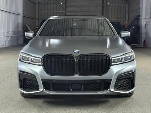 2022 BMW 750 i xDrive
