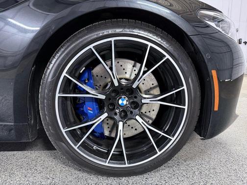 Black Sapphire Metallic 2019 BMW M5 Competition