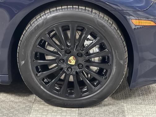 2015 Porsche Panamera 4S