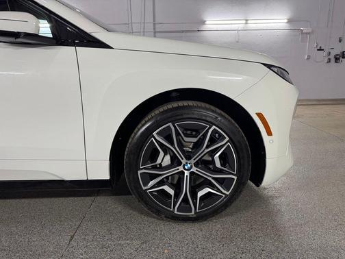 Alpine White 2026 BMW iX xDrive45