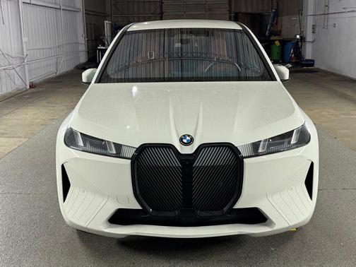 Alpine White 2026 BMW iX xDrive45