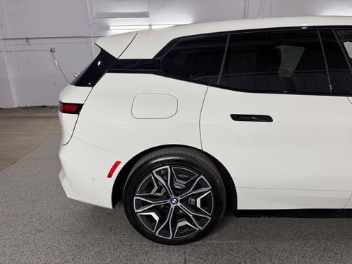 Alpine White 2026 BMW iX xDrive45