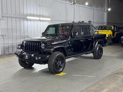 Black Clearcoat 2022 Jeep Gladiator Willys