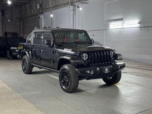 Black Clearcoat 2022 Jeep Gladiator Willys