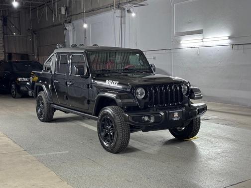 Black Clearcoat 2022 Jeep Gladiator Willys