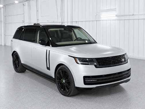 Silver 2023 Land Rover Range Rover SE