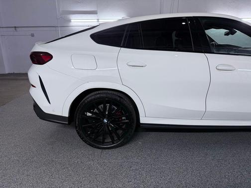 Alpine White 2023 BMW X6 xDrive40i