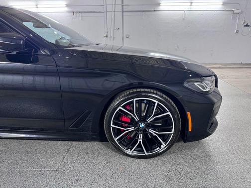 Black Sapphire Metallic 2023 BMW 540 i xDrive