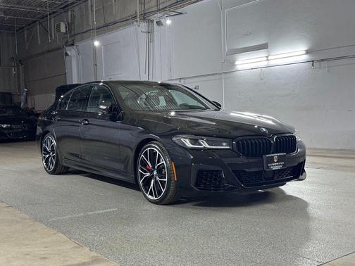 Black Sapphire Metallic 2023 BMW 540 i xDrive
