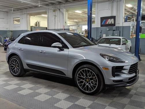 2021 Porsche Macan Base