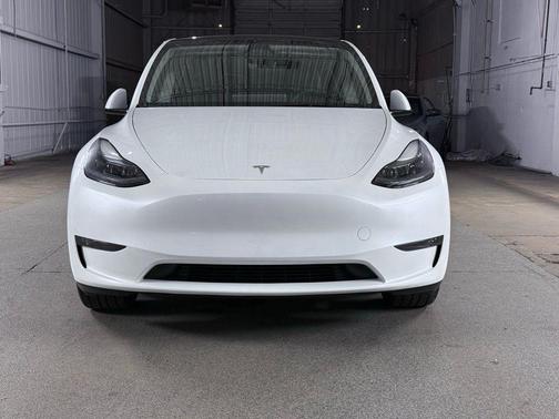 Pearl White Multi-Coat 2024 Tesla Model Y Long Range Dual Motor All-Wheel Drive