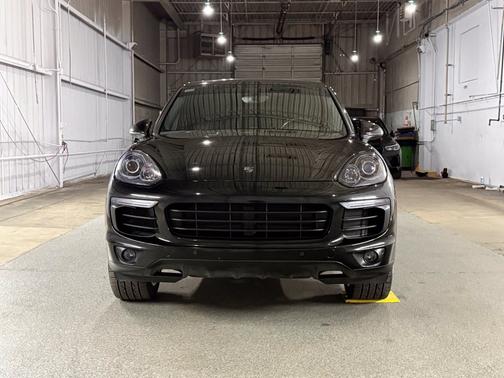 Black 2016 Porsche Cayenne Cayenne